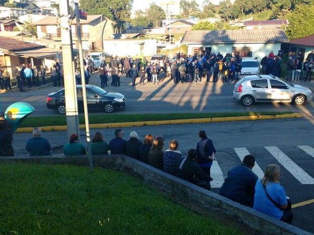 Trabalhadores fazem greve e ônibus param em Caxias do Sul