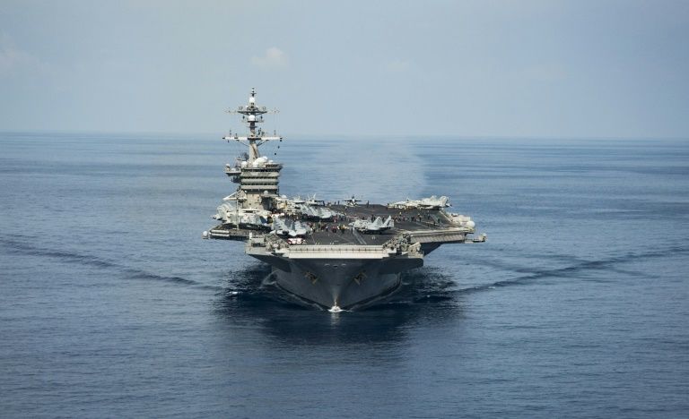 Porta-aviões americano inicia exercícios navais com o Japão
